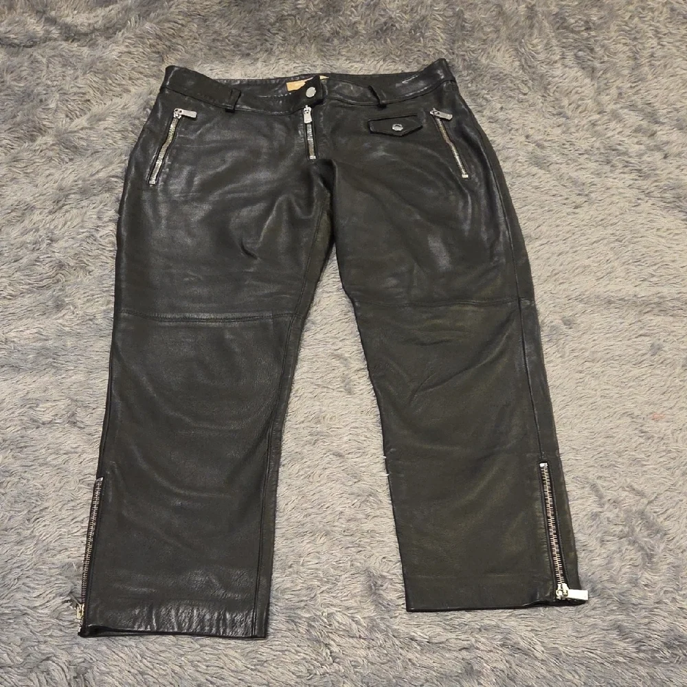 Buttery Soft Michael Kors Italy Cropped Leather Pants w/ Zipper Details Size 6!